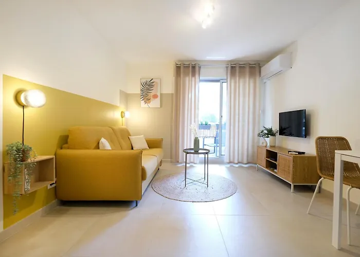 Studio Renove, 5Mn Plage, Terrasse, Clim, Velos